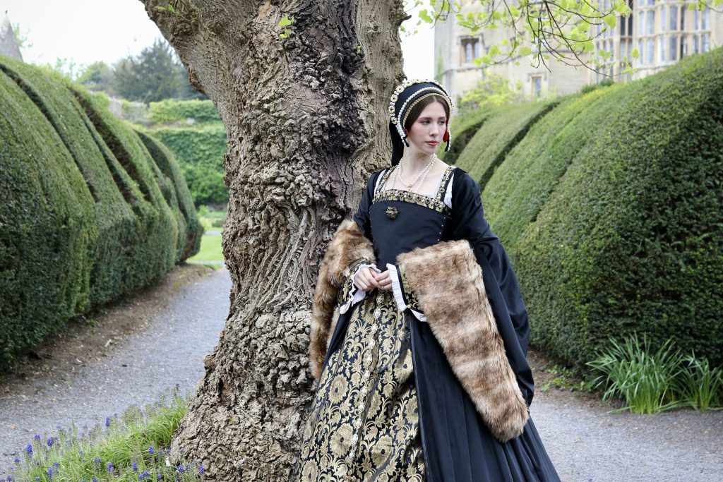 period-costume-dressing-UK-castle-holidays